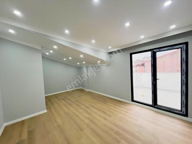 Tuzla Caddesi Yanı Çift Kapılı Asansör'lü 3+1 Dublex Daire