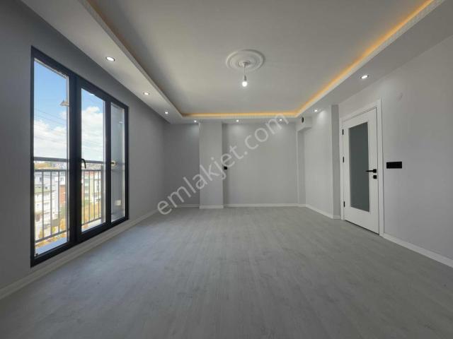 Tuzla Caddesinde / 3+1 Fırsat / 120 M2 Sıfır Lüx /ara Kat