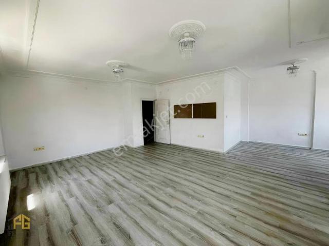 Tuzla Mahallesin'de 5+1 Kiralık Daire