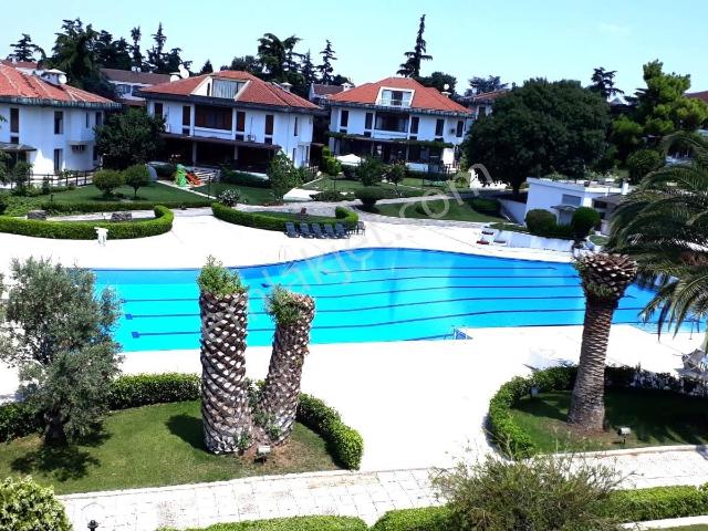 Tuzla Mercan'da Denize Sıfır Sitede 5+2 Ultra Lüks Kiralık Villa