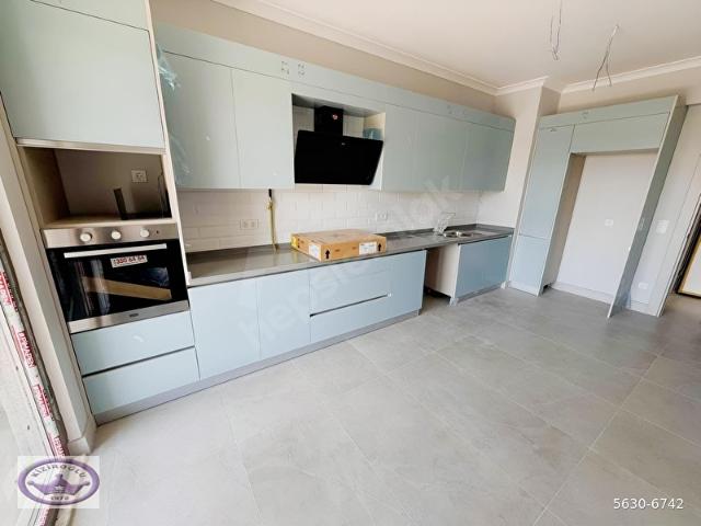 Tuzla Sahilde prestijli sitede 2 banyolu balkonlu Deluxe 3+1
