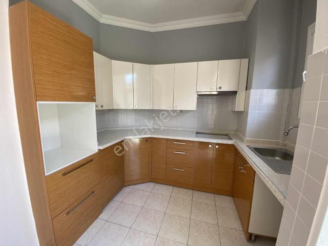 Tuzla'da 2+1 Ayrı Mutfak Eşyalı Kiralık Daire