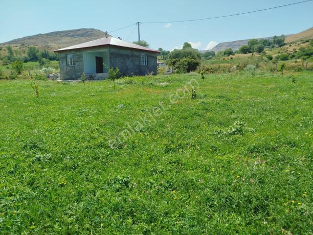 Tuzluca Hamurkesen Balıık Tesislerine Yakın Asfalt Yola 140 Metre Cephe 7130 M2arsa İçerisinde