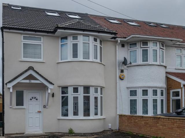 TW4 Chaucer Ave 91 6 bed detached house to rent £6,000 pcm £1,385 pw