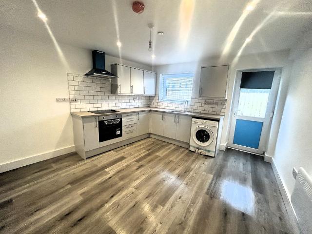 Ty Cefn Road, Cardiff CF5, 3 bed flat to rent, £1,050 pcm | PrimeLocation