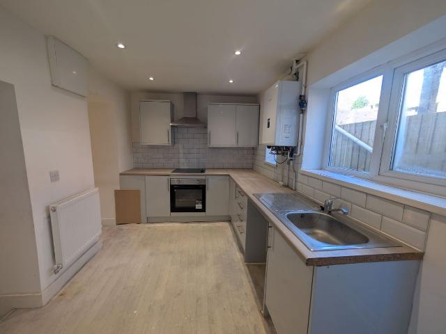 Tyntyla Terrace, Ystrad CF41, 2 bed terraced house to rent, £700 pcm | PrimeLocation