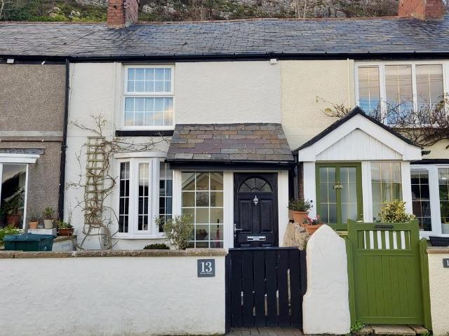 Tyn Y Coed Road, Llandudno, LL30 2 bed terraced house to rent £925 pcm £213 pw