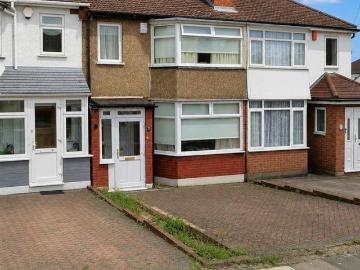 Tynemouth Drive, Enfield 3 bed terraced house to rent £2,650 pcm £612 pw