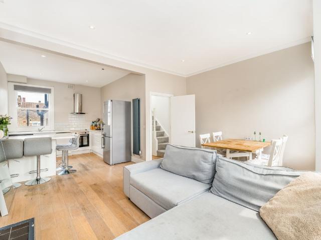 Tynemouth Street, Fulham SW6, 3 bed flat to rent, £4,250 pcm | PrimeLocation