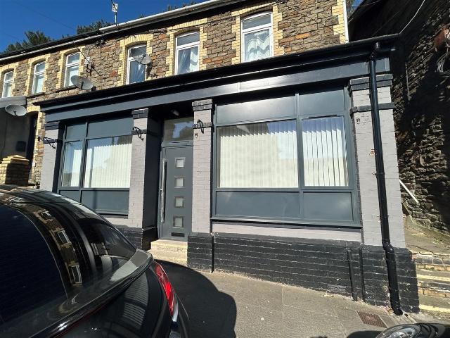 Tynewydd Terrace, Newbridge, Newport NP11, 2 bed flat to rent, £725 pcm | PrimeLocation