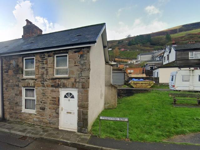Tynewydd Row, Ogmore Vale CF32, 2 bed end terrace house to rent, £750 pcm | PrimeLocation
