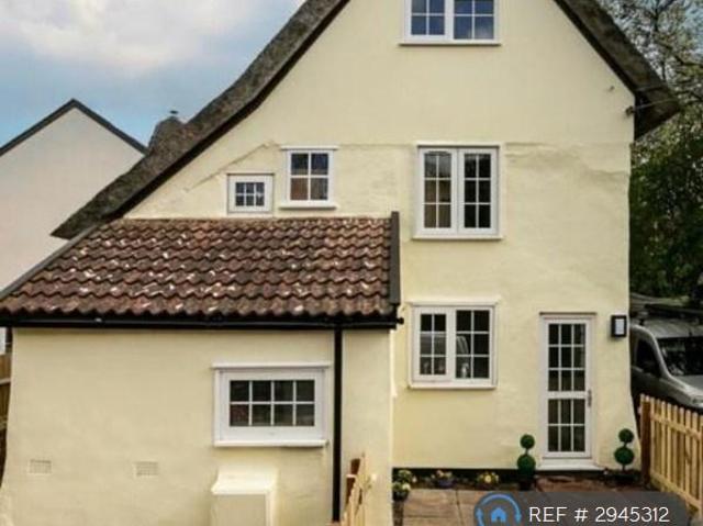 Tye Green, Glemsford, Sudbury, CO10 3 bed detached house to rent £1,325 pcm £306 pw