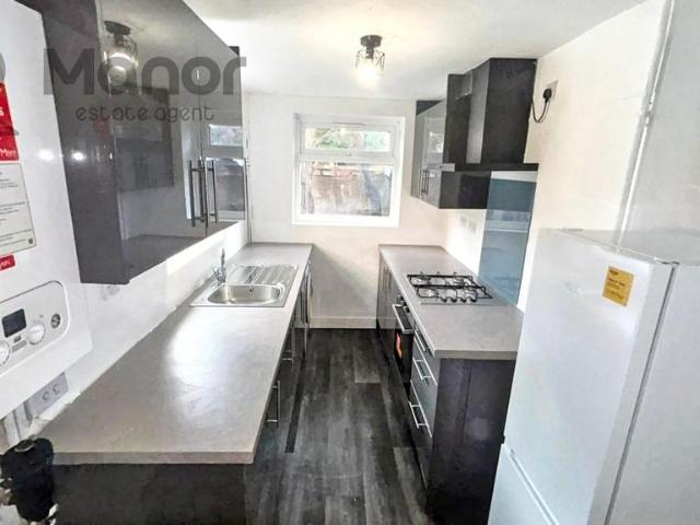 Tyldesley Street, Manchester, M14 4JW 2 bed end of terrace house to rent £1,375 pcm £317 pw