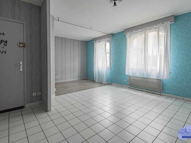 Type 1 30 m2 secteur Cernay / Jaures avec parking couvert