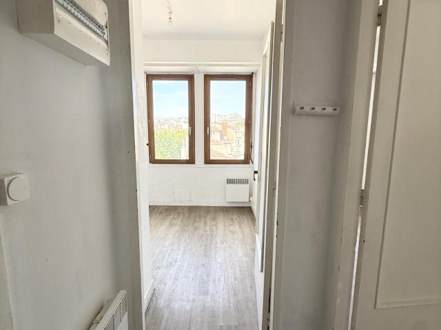 Type 1 de 34 m2 Marseille 1er