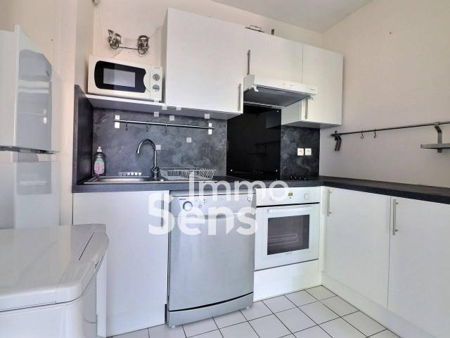 TYPE 2BIS AVEC BALCON ET PARKING LILLE GAMBETTA