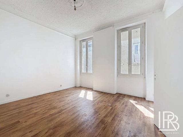 TYPE 3 75m2 NON MEUBLE TRAVERSANT