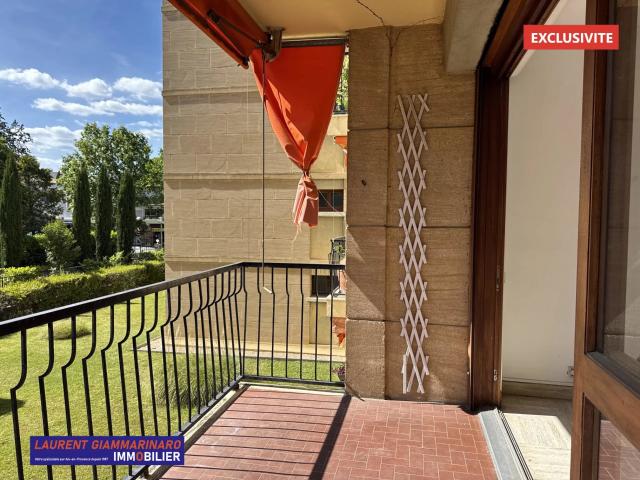 TYPE 3 AVEC BALCON AIX QUARTIER LYCEE CEZANNE