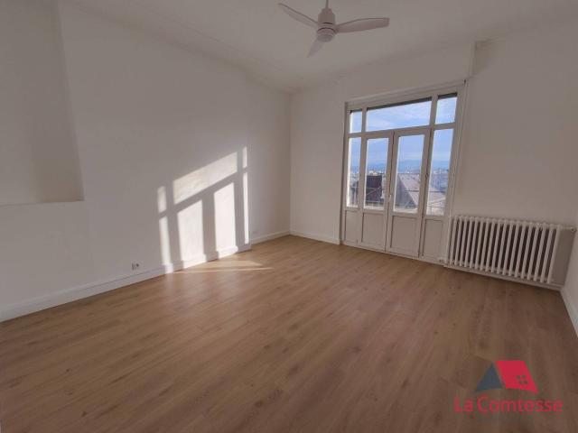 TYPE 3 de 97,7 M² DOUBLE TERRASSE APERÇU MER 450 RUE PARAD