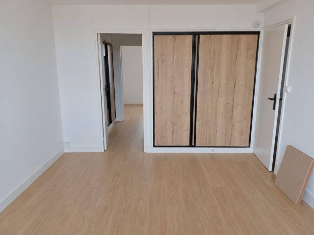 Type 3 rénové env. 56 m² Cuisine équipée Dernier étage