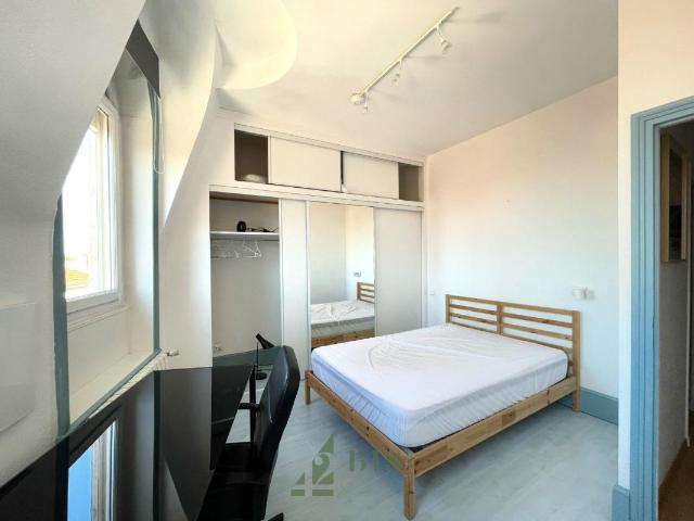 TYPE 4 MEUBLE EN CENTRE VILLE