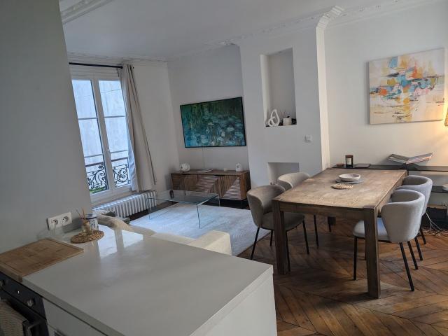 Typical Parisian flat Central Paris, Paris Amsterdam Apartments for Rent