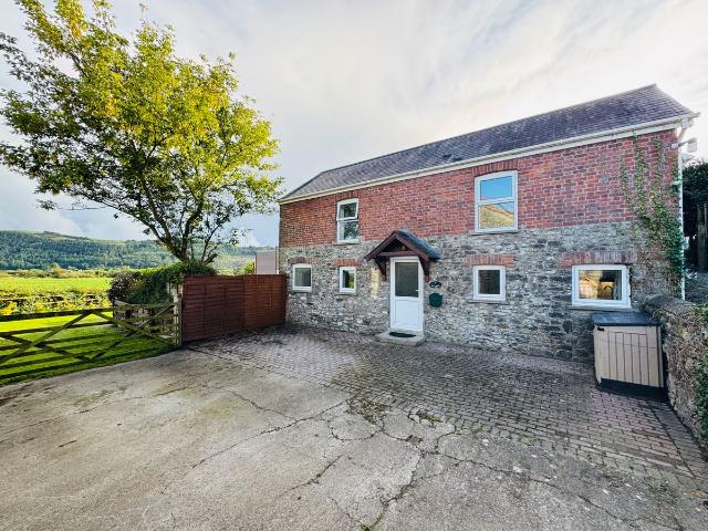 Typicca Farm Dryslwyn, Carmarthen SA32, 2 bed cottage to rent, £950 pcm | PrimeLocation