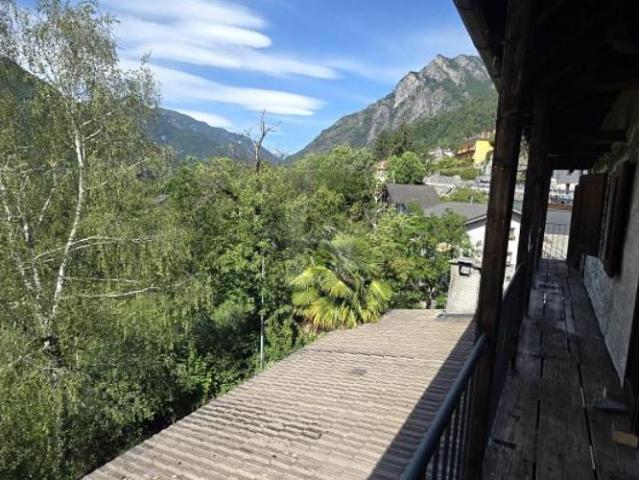 Typisch, geräumig mit viel sonne und natur