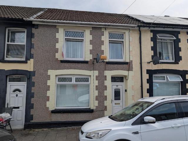 Ty'r Felin Street, Mountain Ash, CF45 3 bed terraced house to rent £795 pcm £183 pw