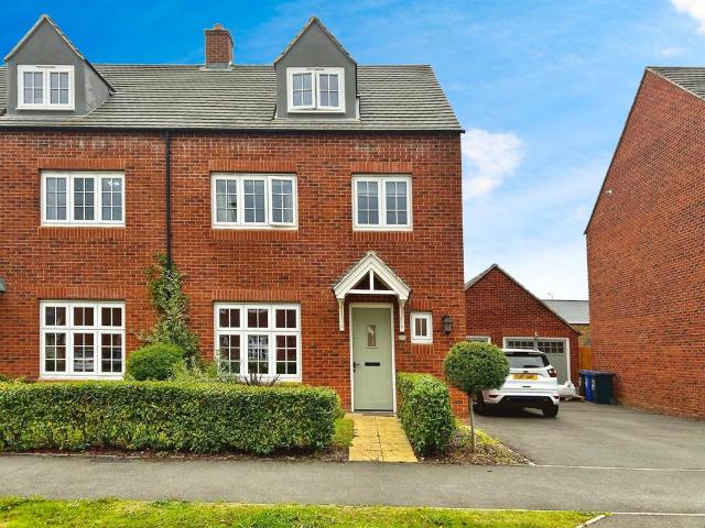 Tyrrell Road, Banbury OX16 4 bed semi detached house to rent £2,000 pcm £462 pw