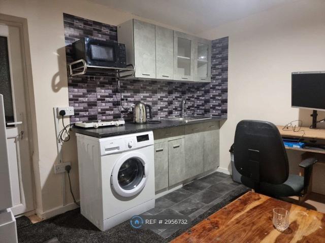 Tyseley, Birmingham B11, Studio to rent, £895 pcm | PrimeLocation