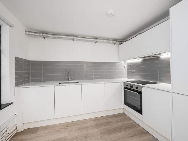 Tyssen Street, E8, Dalston, London, E8 Studio to rent £2,350 pcm £542 pw