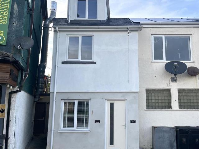 Tywarnhayle Square, Perranporth 2 bed end of terrace house to rent £850 pcm £196 pw