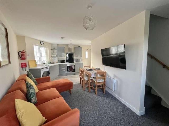 Tywarnhayle Square, Perranporth, TR6