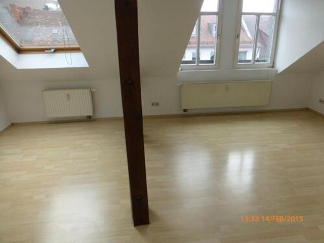 U3 Maxfeld: Außergewöhnliche DG Wohnung in sehr schönem Altbau