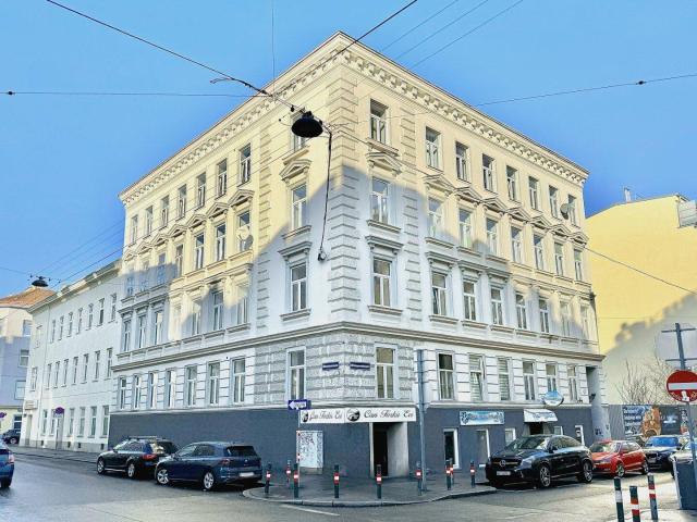 U1 in 5 Minuten erreichbar Kurzzeitvermietung möglich Lift im Haus Zusammenlegung von Wohnungen möglich Dachgeschoß Ausblick