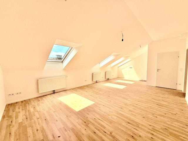U1 in 5 Minuten erreichbar Kurzzeitvermietung möglich Lift im Haus Zusammenlegung von Wohnungen möglich Dachgeschoß Ausblick