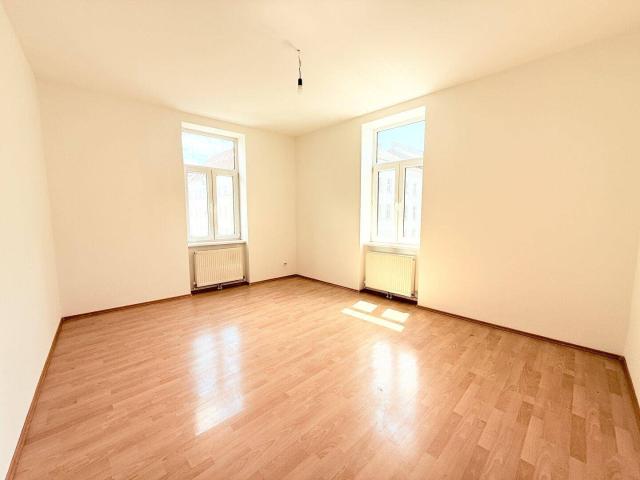 U1 in 5 Minuten erreichbar Kurzzeitvermietung möglich Lift im Haus Zusammenlegung von Wohnungen möglich Dachgeschoß Ausblick