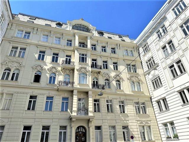 U1 NÄHE, MÖLLWALDPLATZ, 94 m2 Altbau, 3 Zimmer, Extraküche, 3er WG geeignet, Wannenbad, 1. Liftstock