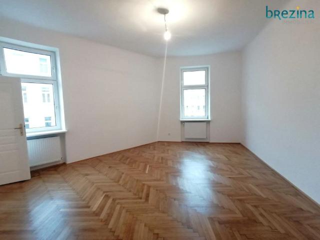 U6 Nähe Jägerstrasse SCHÖNE 2 ZIMMER WOHNUNG ALTBAU