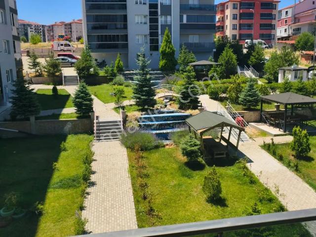Uşak Merkez 3+1 Kiralık Daire Park Spor Alanı Site İçi Manzaralı Ara Kat