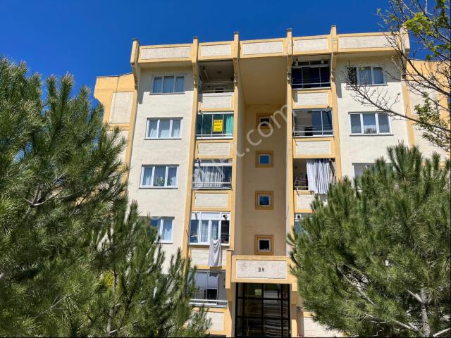 Uşak Merkez Kemalöz Mahallesinde Satılık 2+1 Daire
