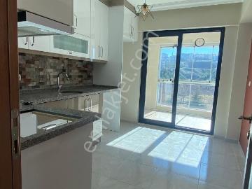 Uşak, Uşak ili, Ege Bölgesi - Balkon, Otopark