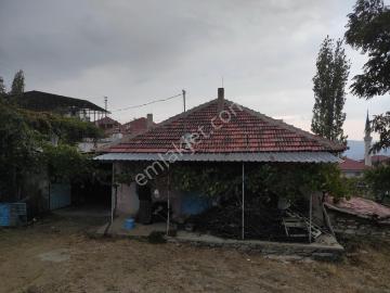 Uşak Eşme Dereli Köyünde Satılık Müstakil Köy Evi