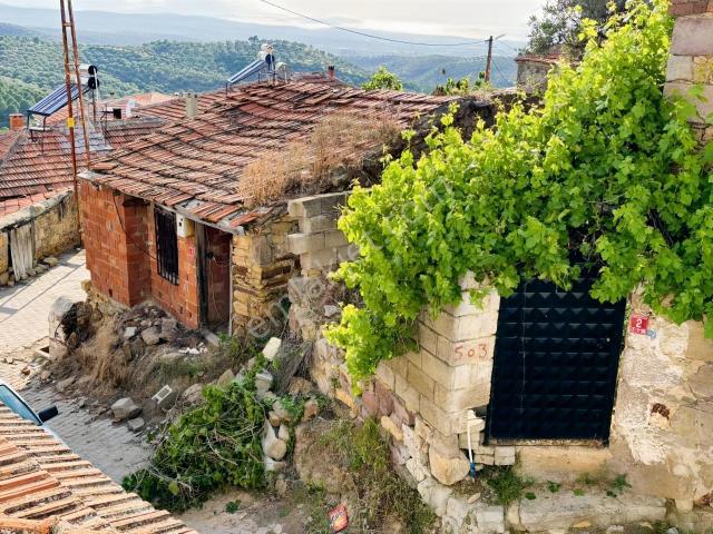 Uçardan Hacıhüseyinlerde Deniz Manzaralı Satılık Köy Evi
