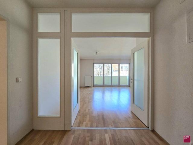 U Bahn Nähe: helle 3 Zimmer Wohnung mit Balkon in Unter St. Veit