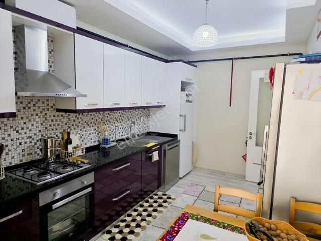 Üç Cepheli Geniş Ferah, Çift Banyo, Kapalı Balkonlar, Otopark