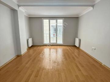 Üçevler Mahallesinde Kiralık Ara Kat 2+1 Daire