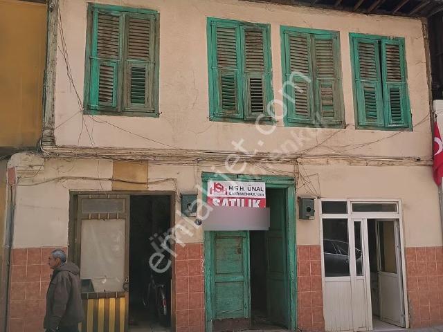 Üç Eylül Mah. Gençlik Cad. Üzerinde 121 M2 2 Katlı Müstakil