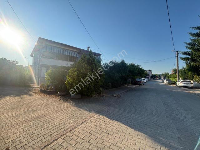 Üçelden Tekelerde Geniş 3+1 Kiralık Daire